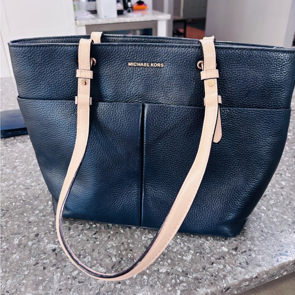 Michael Kors Navy and tan tote bag - Picture 2 of 6